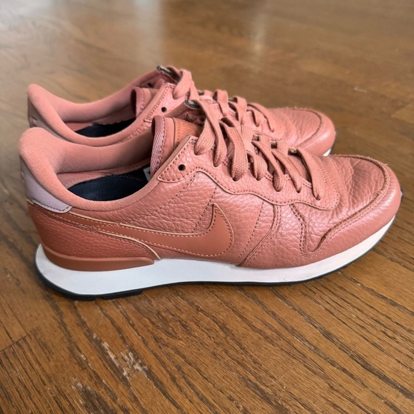 NIKE INTERNATIONALIST PREMIUM LEATHER TERRA-BLUSH-SUMMIT-WHITE Women’s size 8 - Picture 3 of 12
